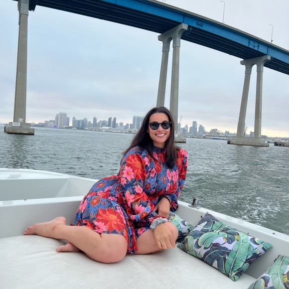 Meet your Posher, Christina - Picture 3 of 3